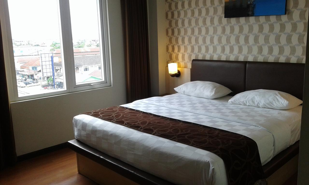 Hotel Palmy Tanjung Redep Luaran gambar